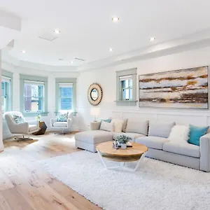  Homestay Easeful 2 Bedroom Unit Near Bay Canada