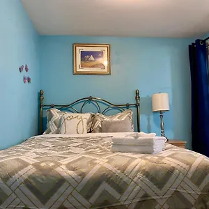  Holiday home Ozone Homes-private Basement Unit Canada